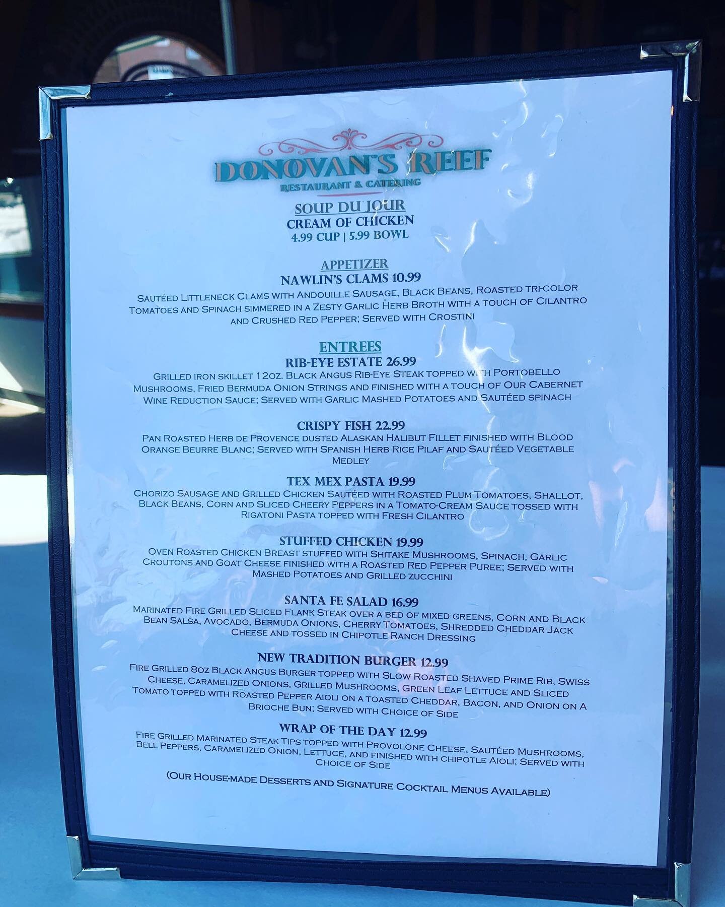 It&rsquo;s The Weekend 👏🏻🍴
&bull;Open Til 10PM
#meetmeatthereef  #abranfordtradition #stuffedchicken #yummy #warmupwithus #cozyvibes